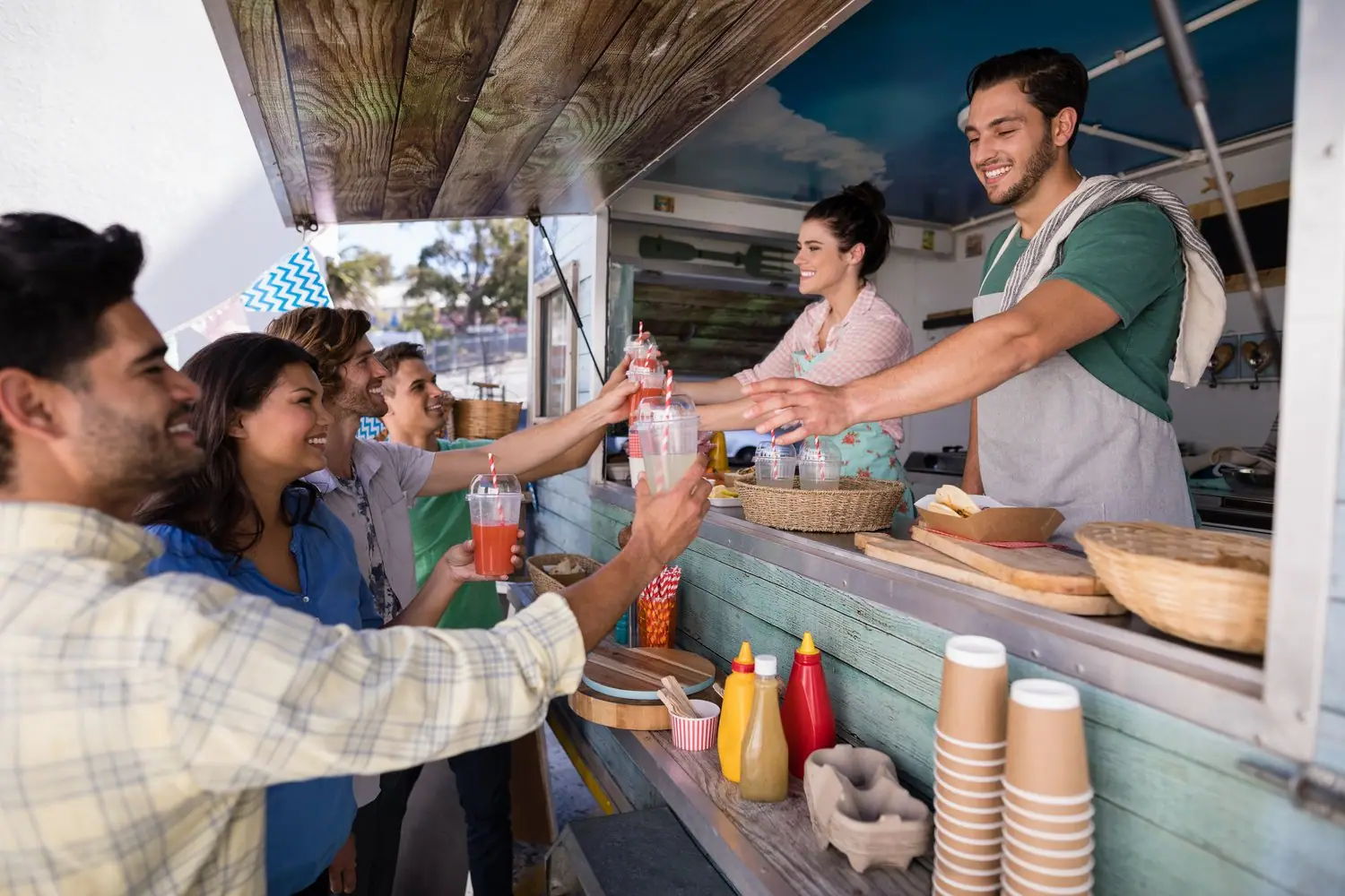 Street Food Festival: przewodnik po miejskich food truckach