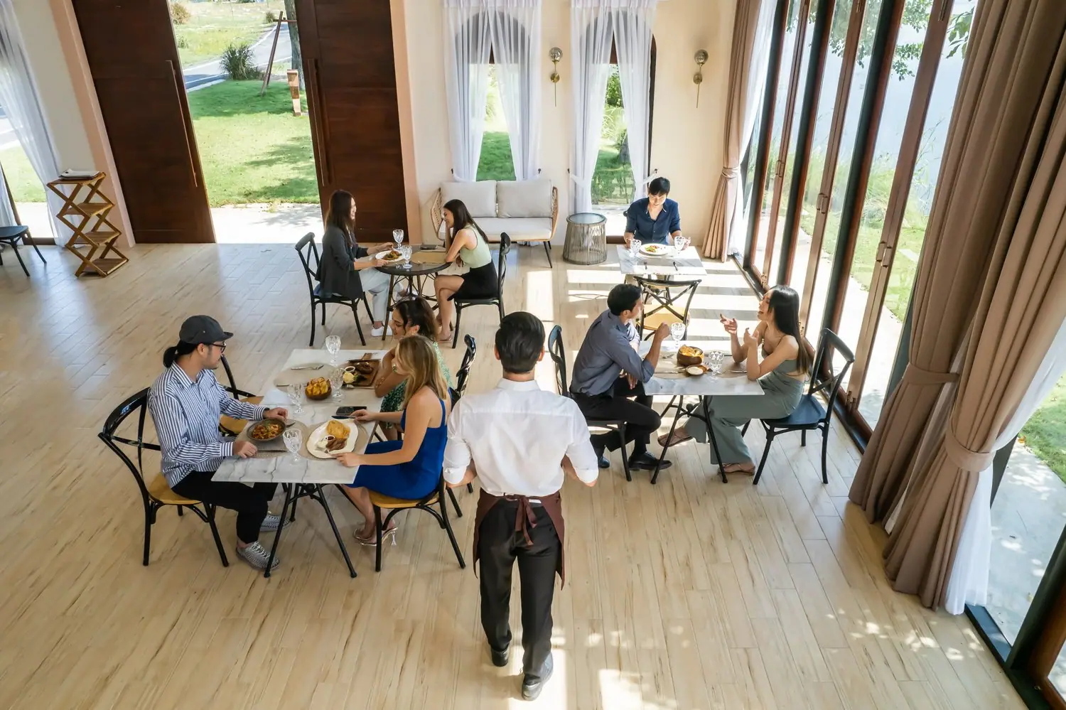 Restauracje z widokiem: panoramiczne miejsca w mieście