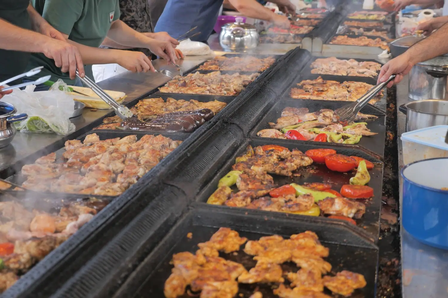 Azjatyckie food courty: przegląd najlepszych stoisk