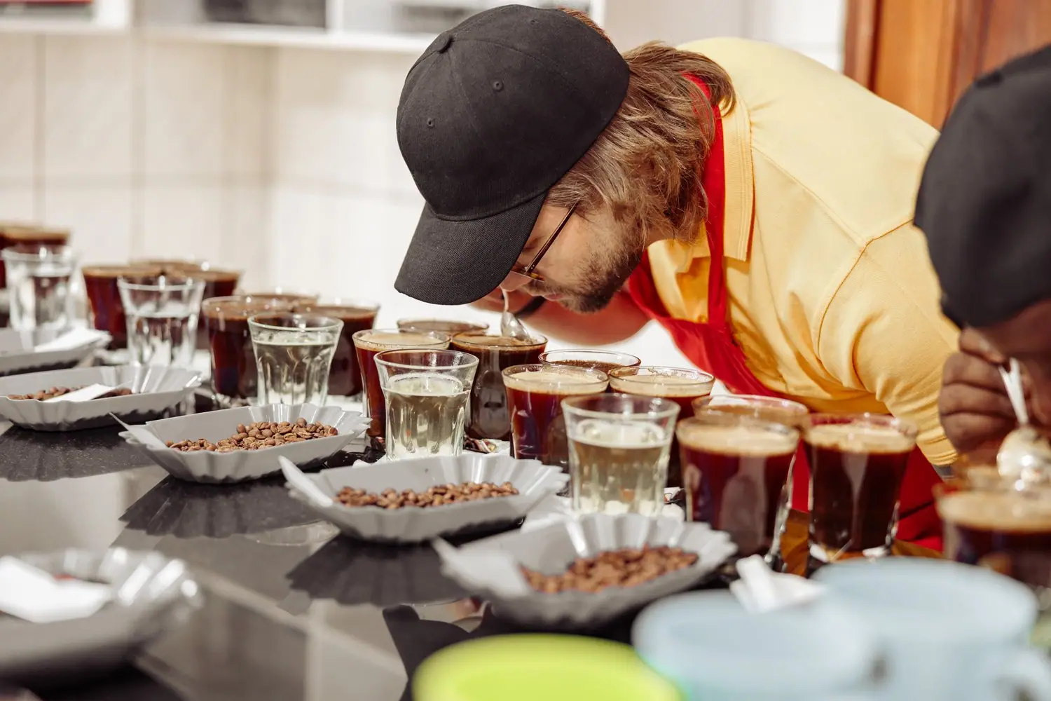 Festiwale kawy: degustacje i pokazy baristów