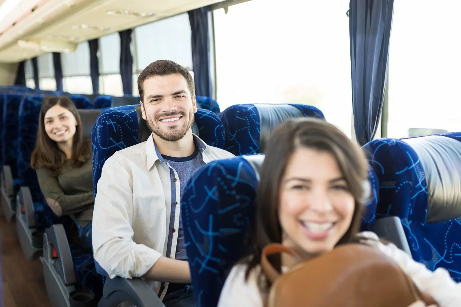 Transport dla turystów: najważniejsze połączenia i atrakcje