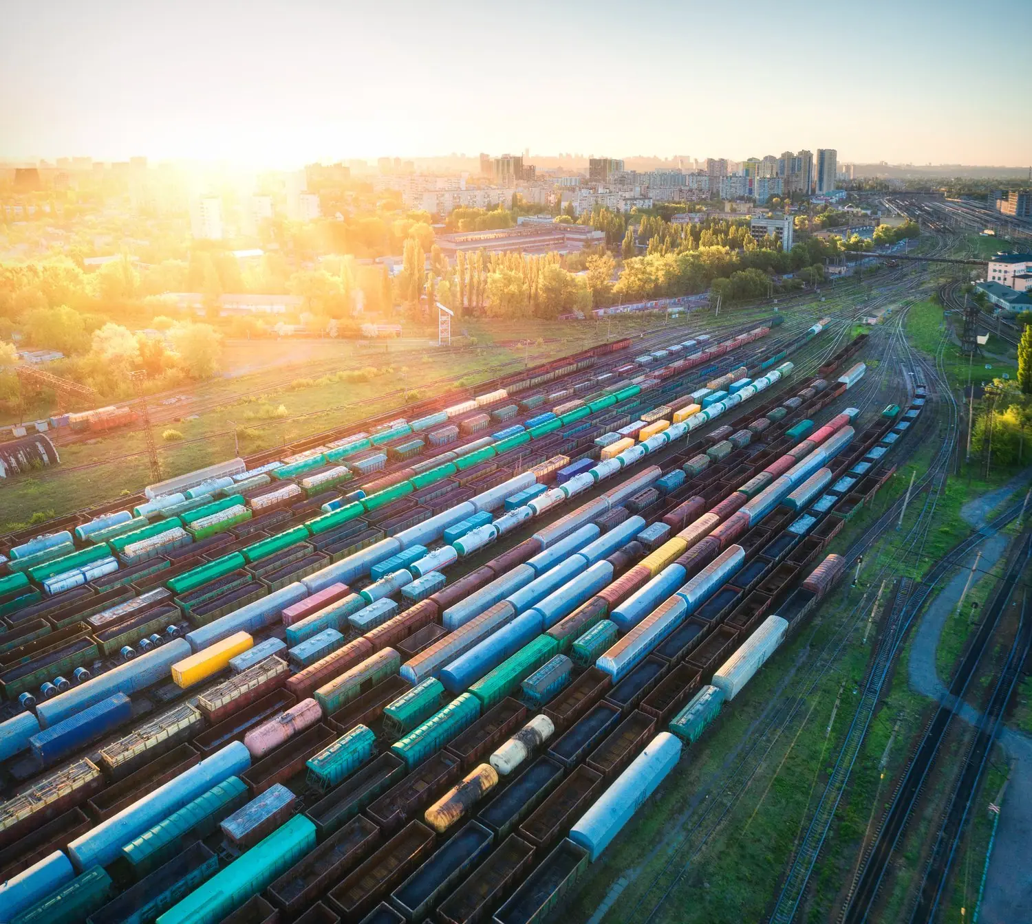 Transport intermodalny: jak łączyć różne środki komunikacji w jednej podróży